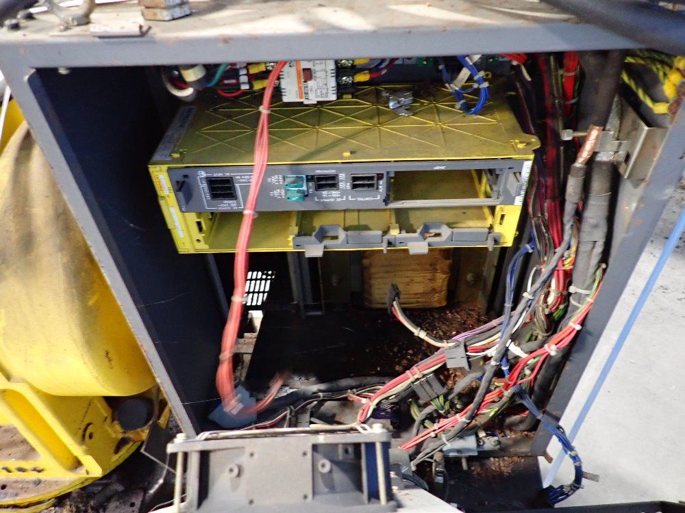 Fanuc Robot Arm And Control Panel - M-710i
