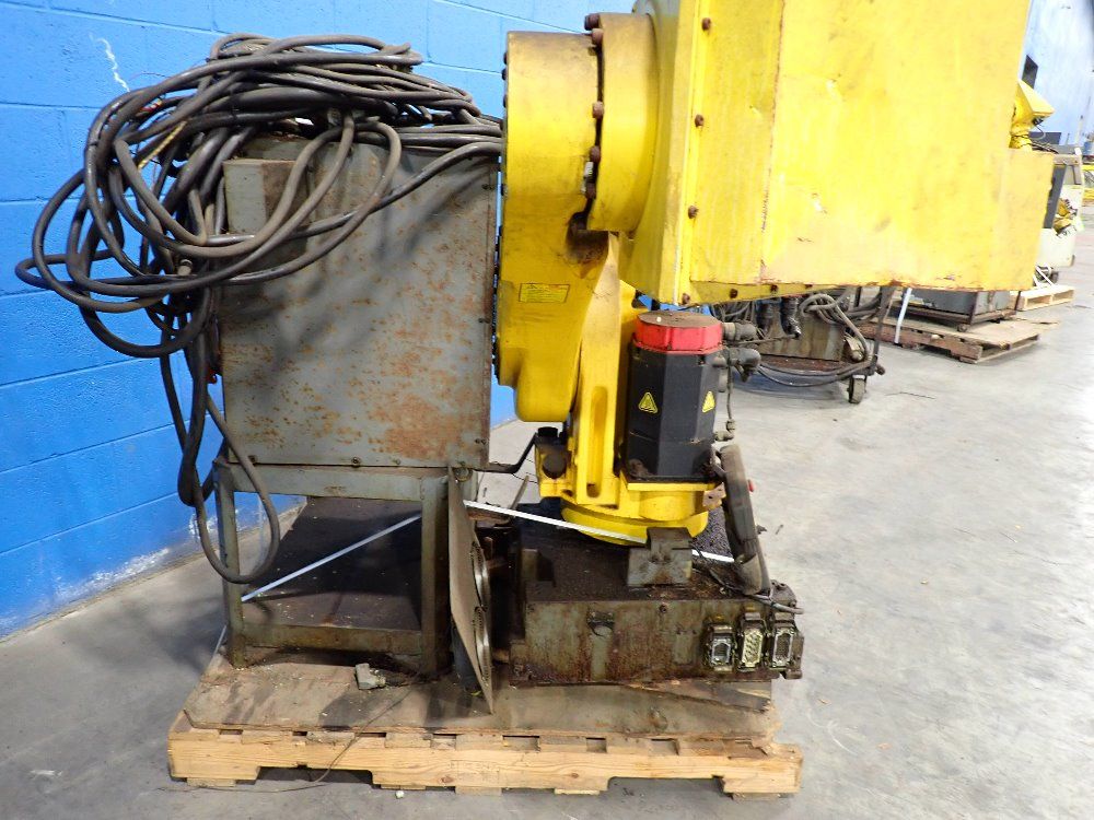 Fanuc Robot Arm And Control Panel - M-710i
