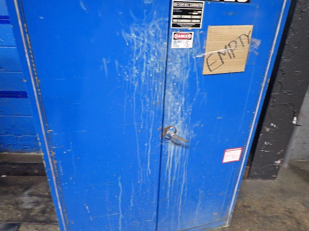 45 Gallons/40" X 14" X 61" Flammable Storage Cabinet