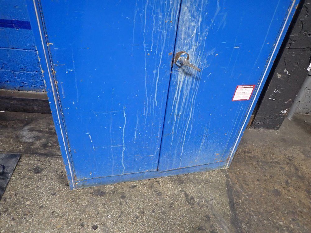 45 Gallons/40" X 14" X 61" Flammable Storage Cabinet