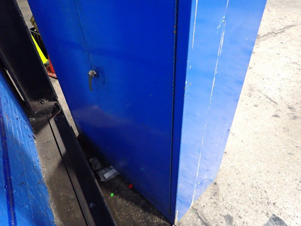 45 Gallons/40" X 14" X 61" Flammable Storage Cabinet