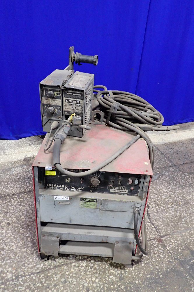 Lincoln Electric 600 Amps Welder - Idealarc Dc 600