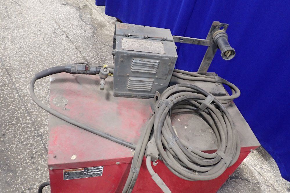 Lincoln Electric 600 Amps Welder - Idealarc Dc 600