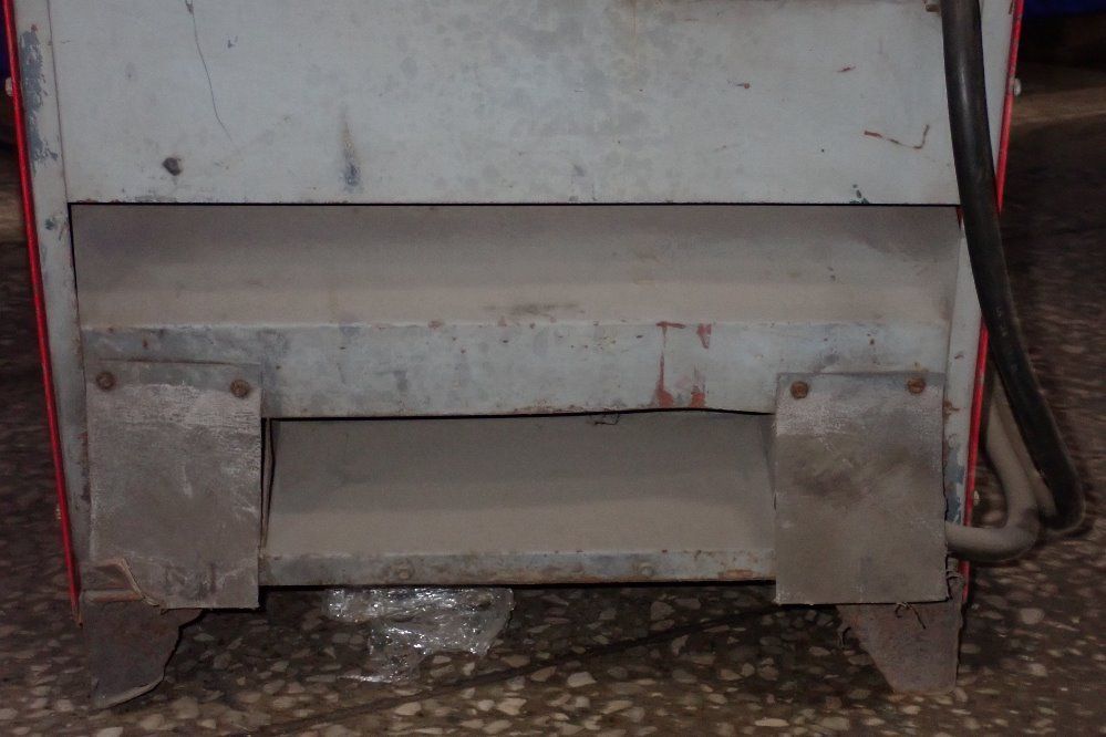 Lincoln Electric 600 Amps Welder - Idealarc Dc 600