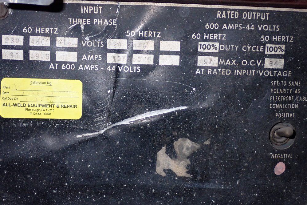 Lincoln Electric 600 Amps Welder - Idealarc Dc 600