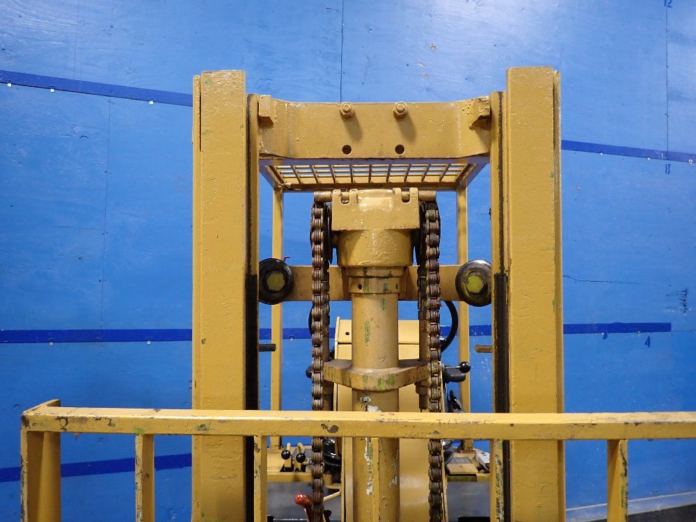 Clark 2300# Electric Forklift - Tw25b