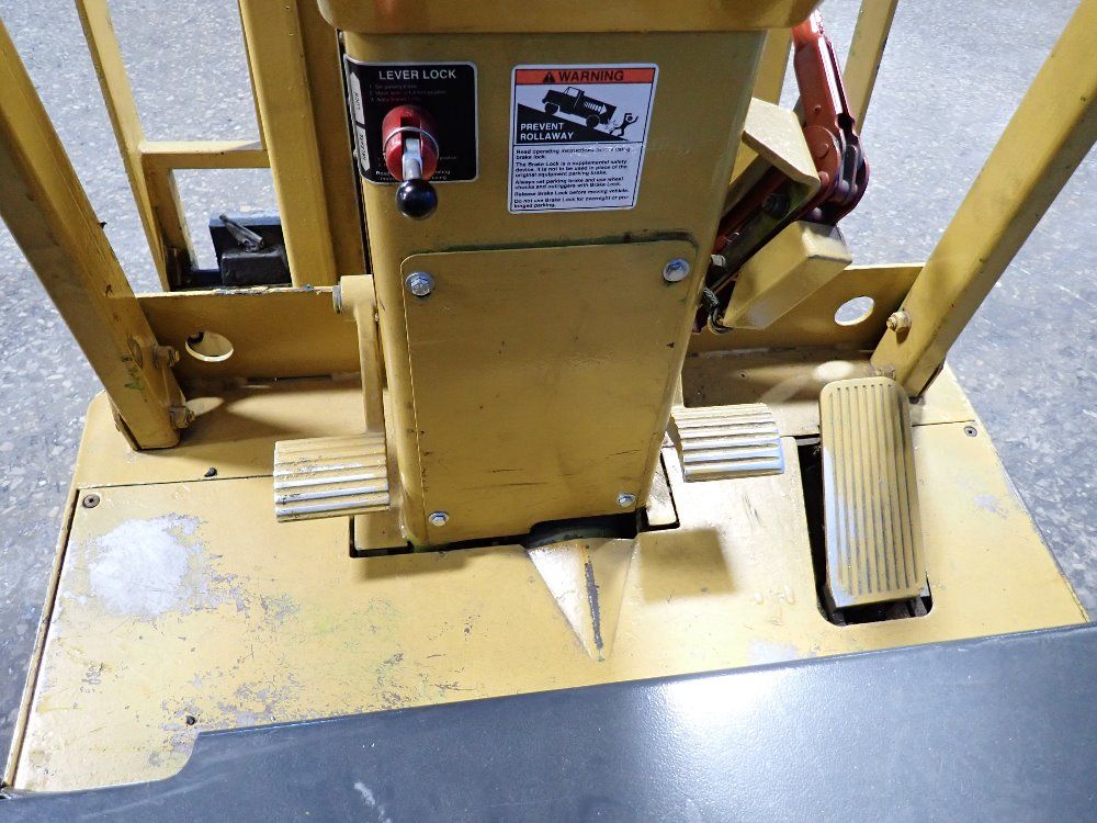 Clark 2300# Electric Forklift - Tw25b