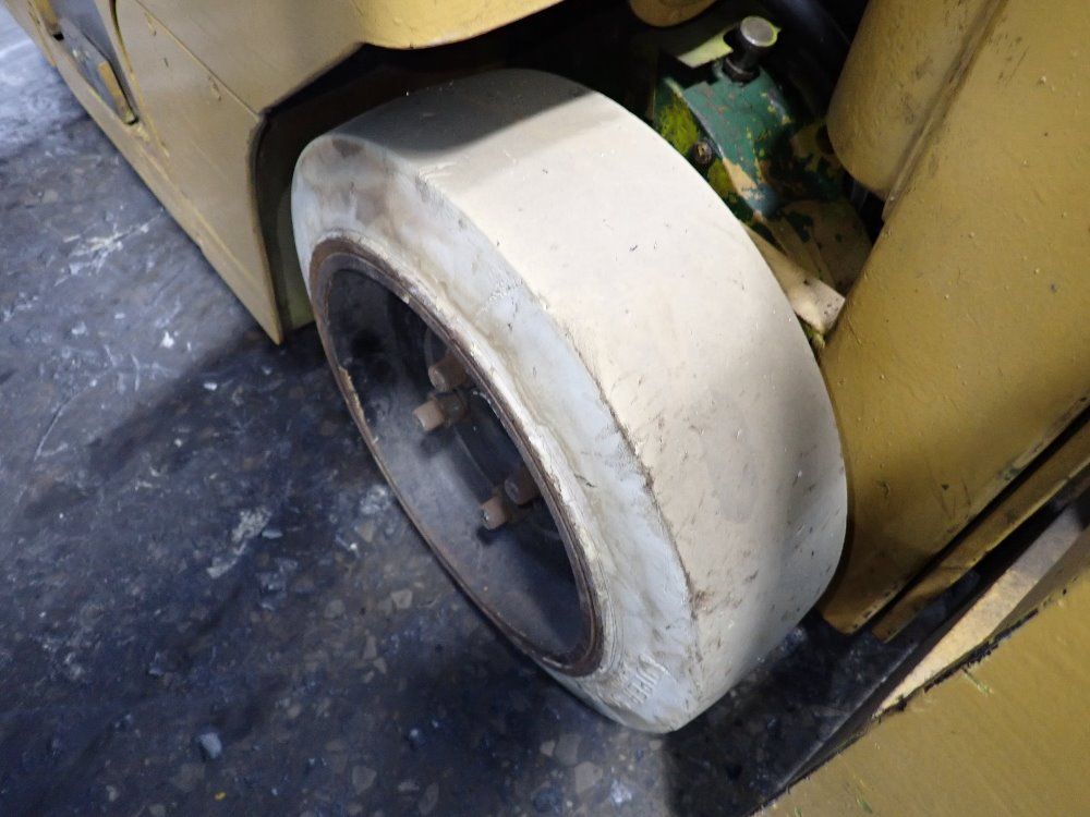 Clark 2300# Electric Forklift - Tw25b