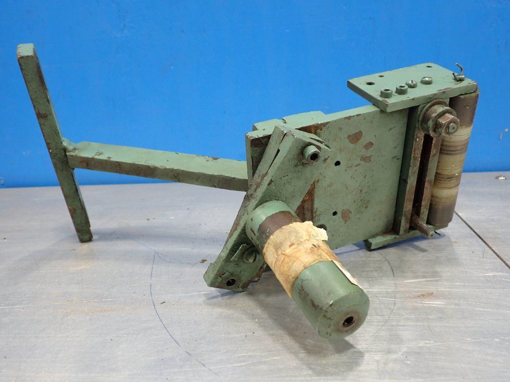  Feed Attachment
