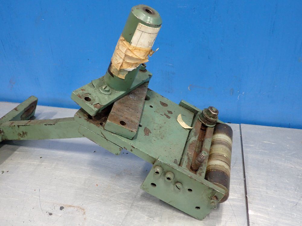  Feed Attachment
