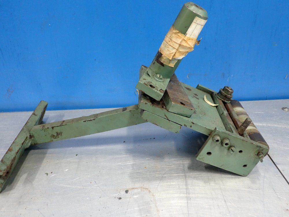  Feed Attachment