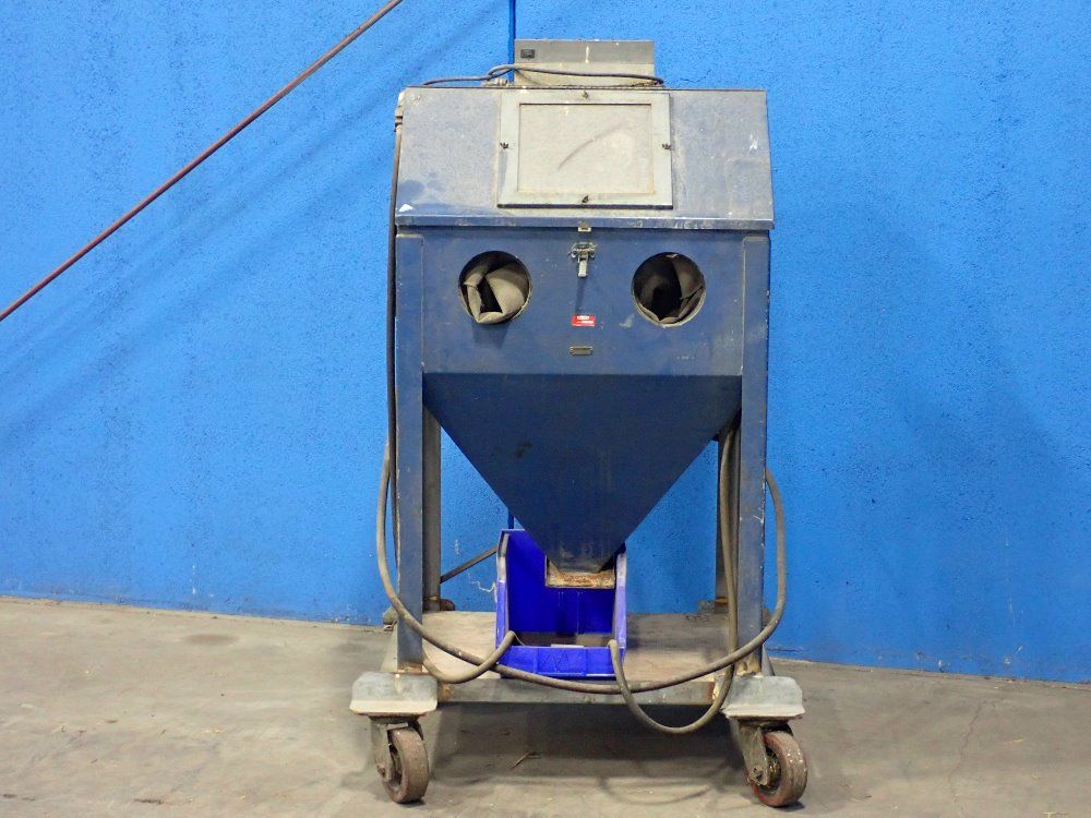 Dayton Electric Mfg. Co. Sand Blast Cabinet - 3z849