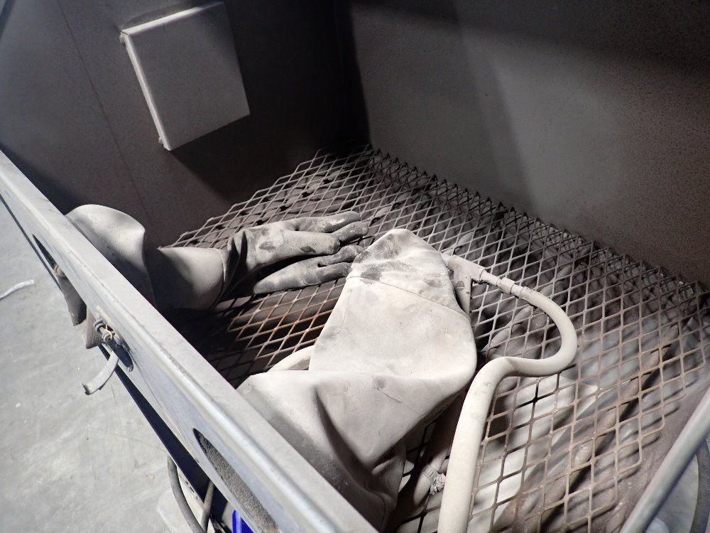 Dayton Electric Mfg. Co. Sand Blast Cabinet - 3z849