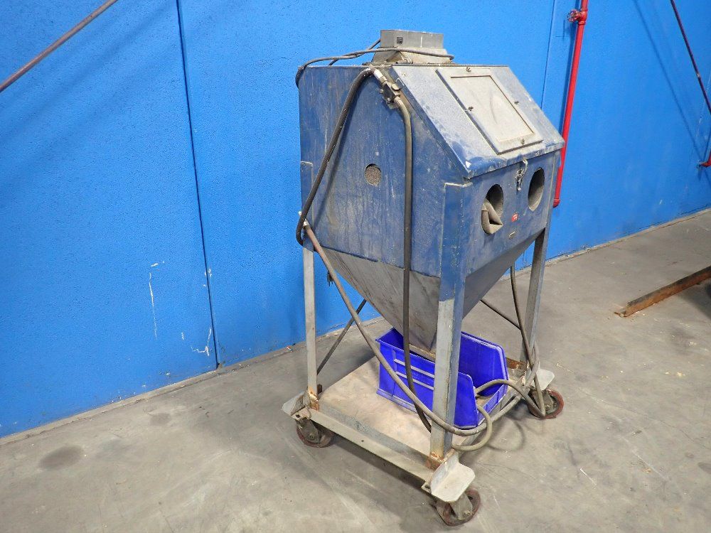 Dayton Electric Mfg. Co. Sand Blast Cabinet - 3z849