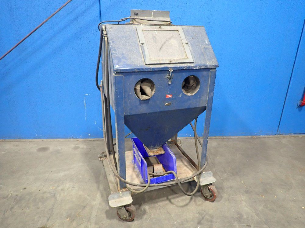 Dayton Electric Mfg. Co. Sand Blast Cabinet - 3z849