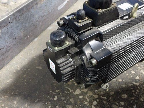 Yaskawa Electric 5500 W Servo Motor