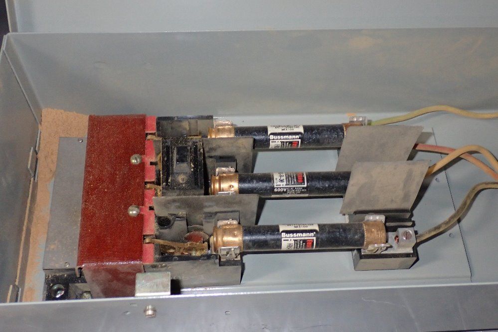 Westinghouse 30 Amp / 480 V Fusible Disconnect - Fan361