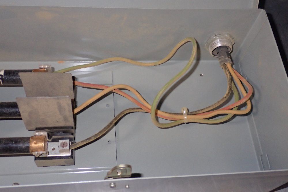 Westinghouse 30 Amp / 480 V Fusible Disconnect - Fan361