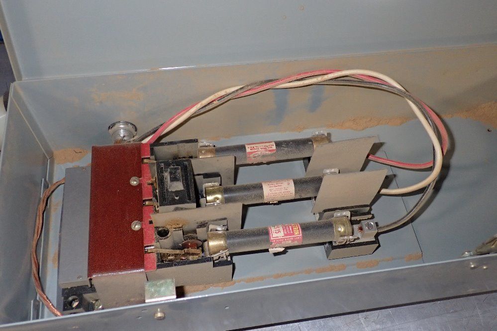 Westinghouse 30 Amp / 480 V Fusible Disconnect - Fan361