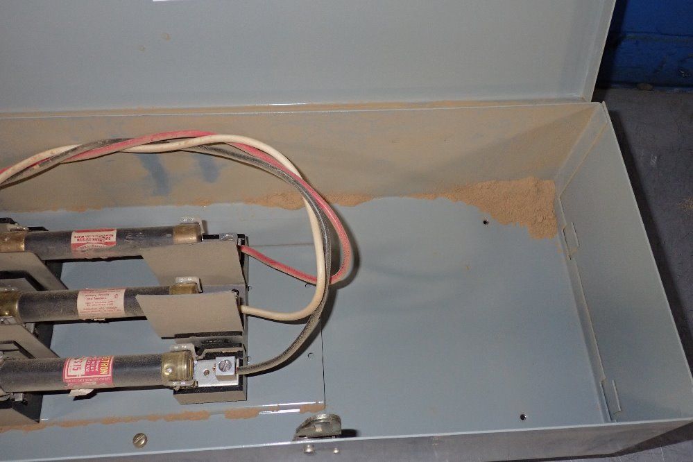 Westinghouse 30 Amp / 480 V Fusible Disconnect - Fan361