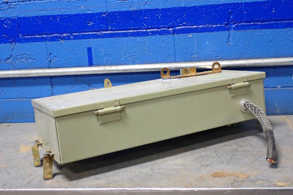 Westinghouse 30 Amp / 480 V Fusible Disconnect Switch - Fan361