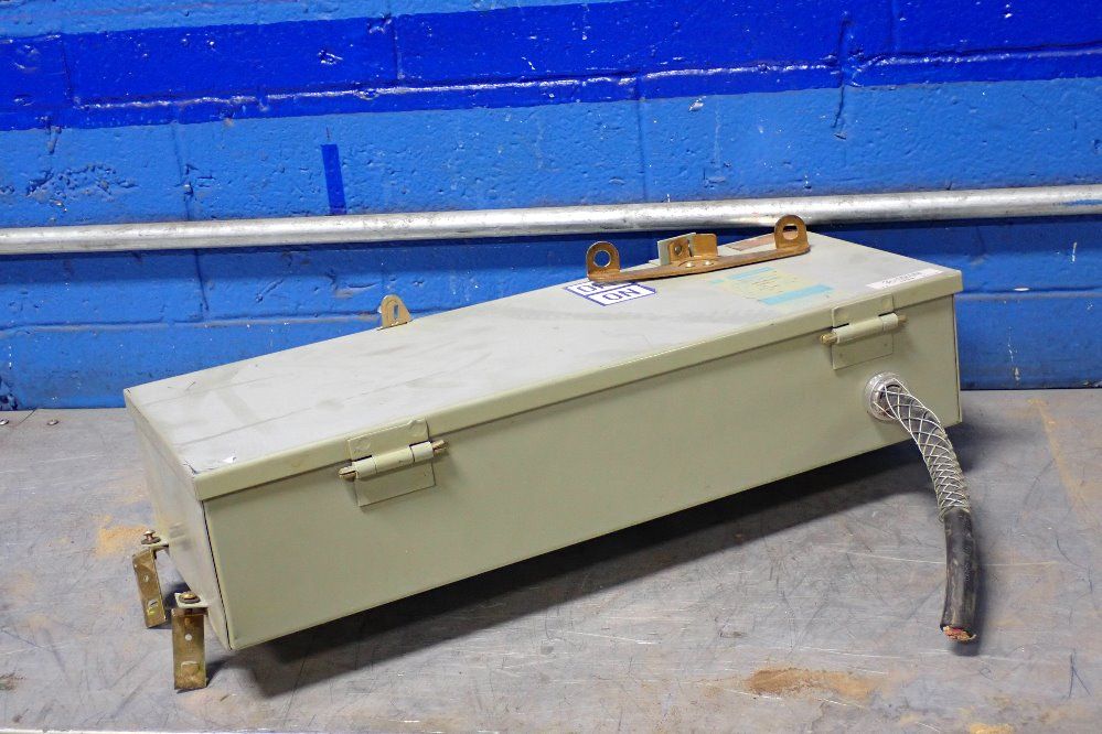 Westinghouse 30 Amp / 480 V Fusible Disconnect Switch - Fan361