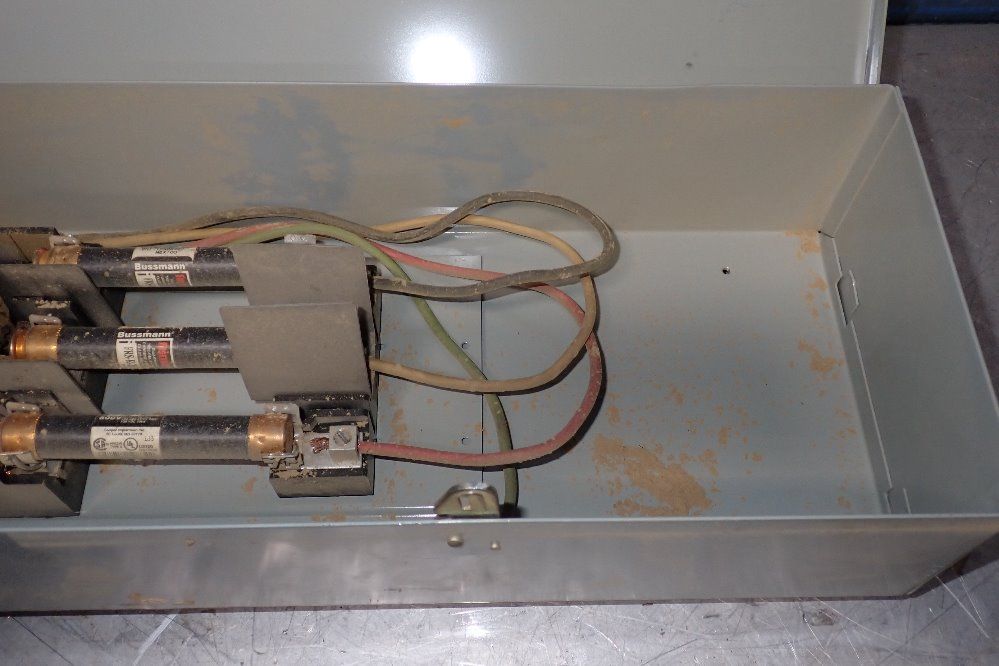 Westinghouse 30 Amp / 480 V Fusible Disconnect Switch - Fan361