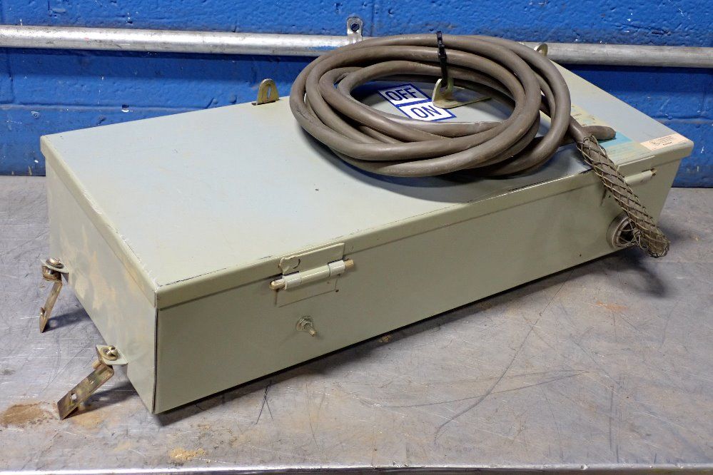 Westinghouse 30 Amp / 480 V Fusible Disconnect Switch - Fan361