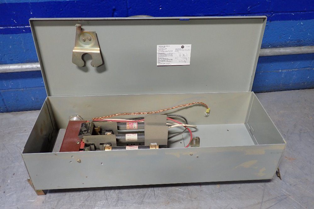 Westinghouse 30 Amp / 480 V Fusible Disconnect Switch - Fan361