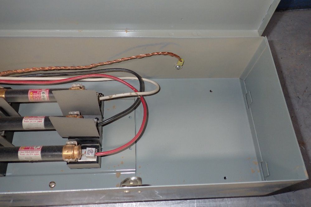 Westinghouse 30 Amp / 480 V Fusible Disconnect Switch - Fan361