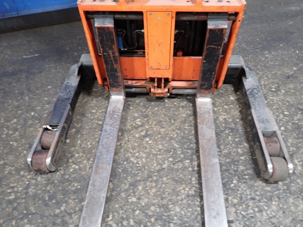 Raymond 3000 Lbs Electric Lift - 20i-r30tt