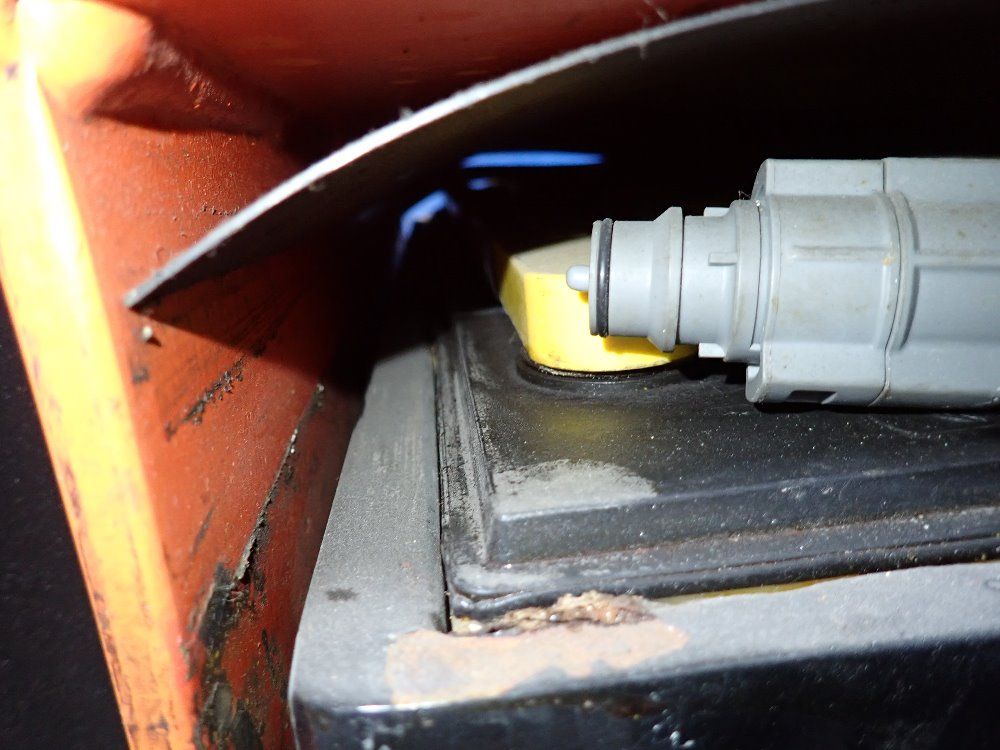 Raymond 3000 Lbs Electric Lift - 20i-r30tt