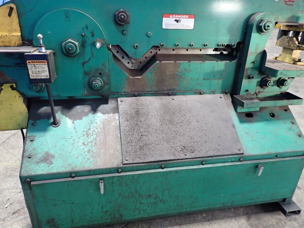 Piranha 90 Ton Ironworker - P90