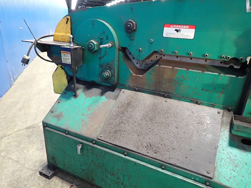 Piranha 90 Ton Ironworker - P90