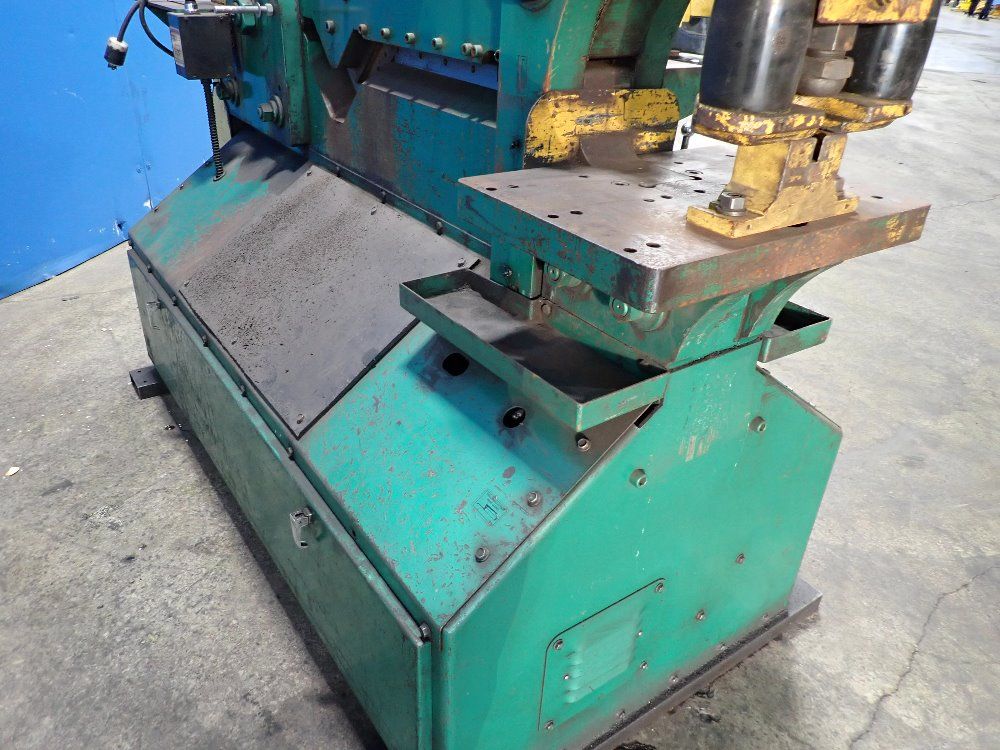 Piranha 90 Ton Ironworker - P90