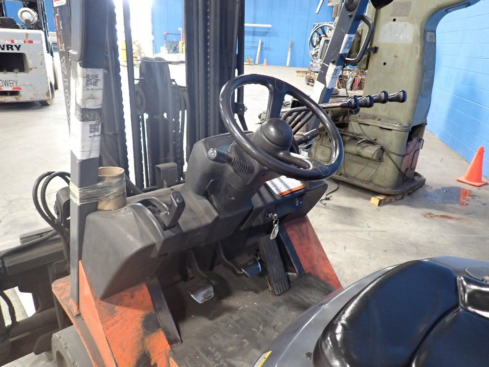 Toyota 5100# Propane Forklift - 7fgcu30