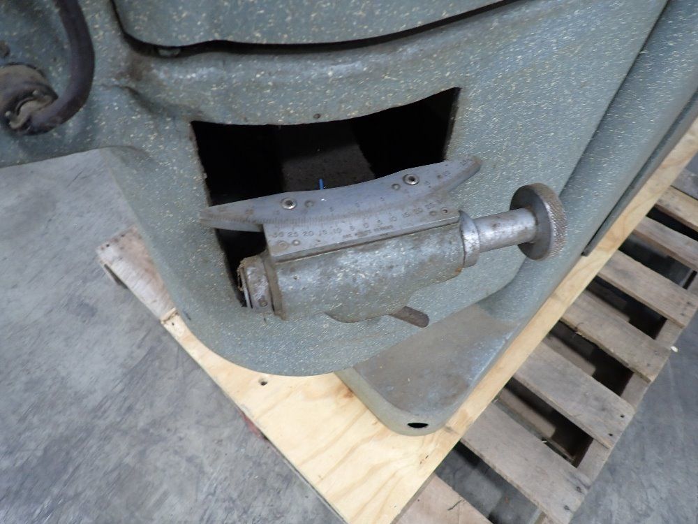 Jones & Lamson Optical Comparator & Measuring Machine - Fc-14