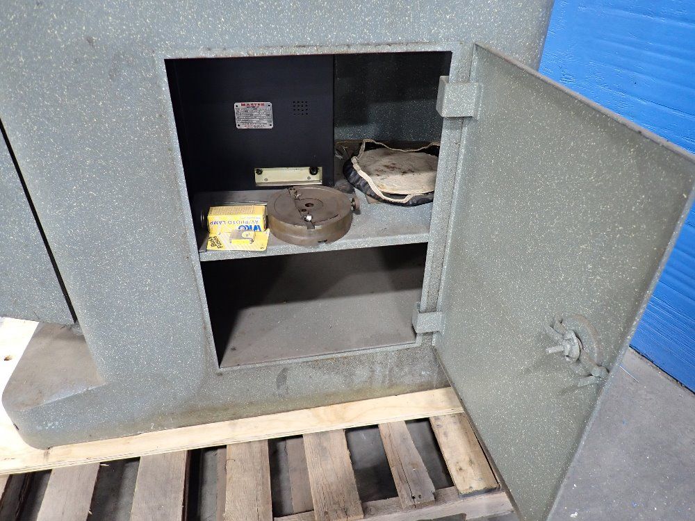 Jones & Lamson Optical Comparator & Measuring Machine - Fc-14