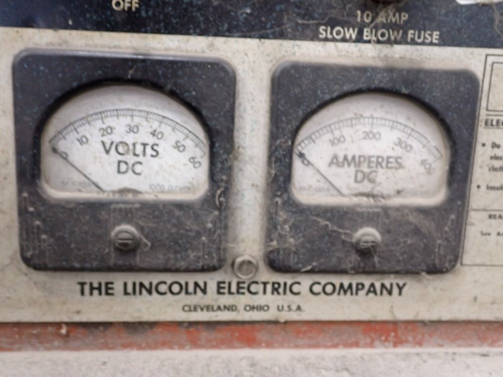 Lincoln Arc Welder - R35-325