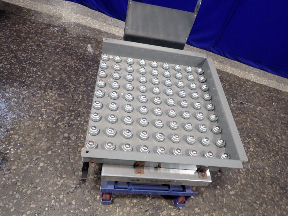 Vestil 31" X 28" Manual Lift Cart - Cart-750-ts