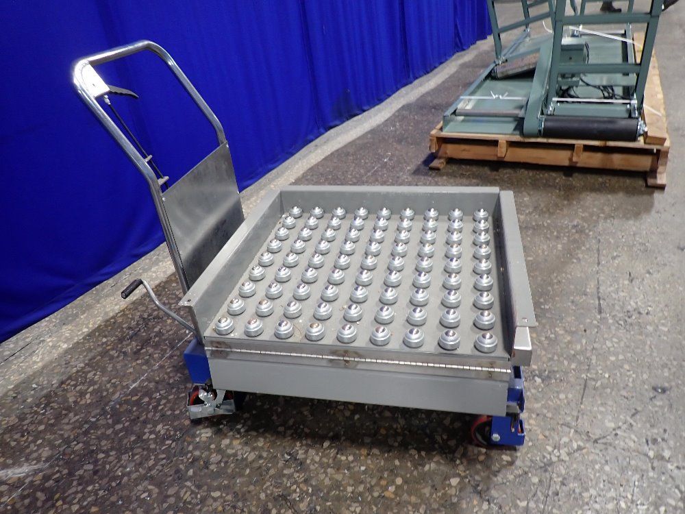 Vestil 31" X 28" Manual Lift Cart - Cart-750-ts