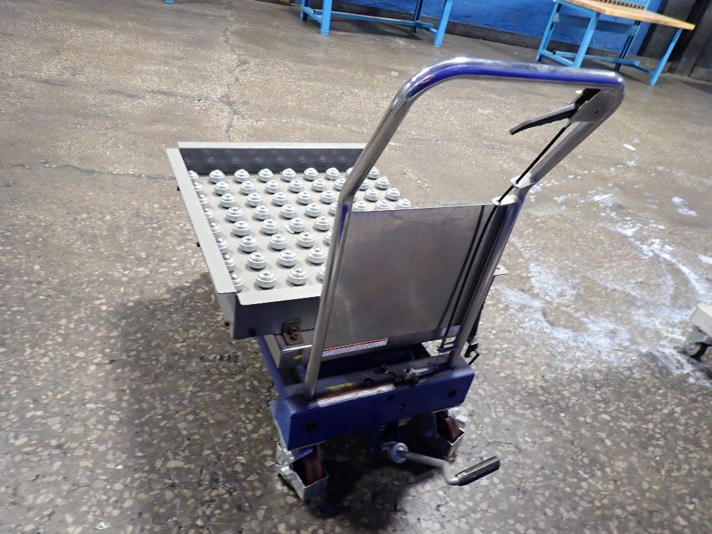 Vestil 31" X 28" Manual Lift Cart - Cart-750-ts