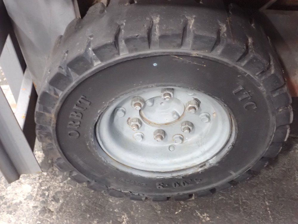 Toyota 1500lbs Propane Forklift - 40-2fg9