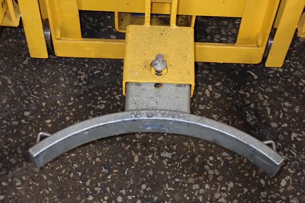 Vestil 1500 Lbs Drum Lifting Cart - Dcr-880-h