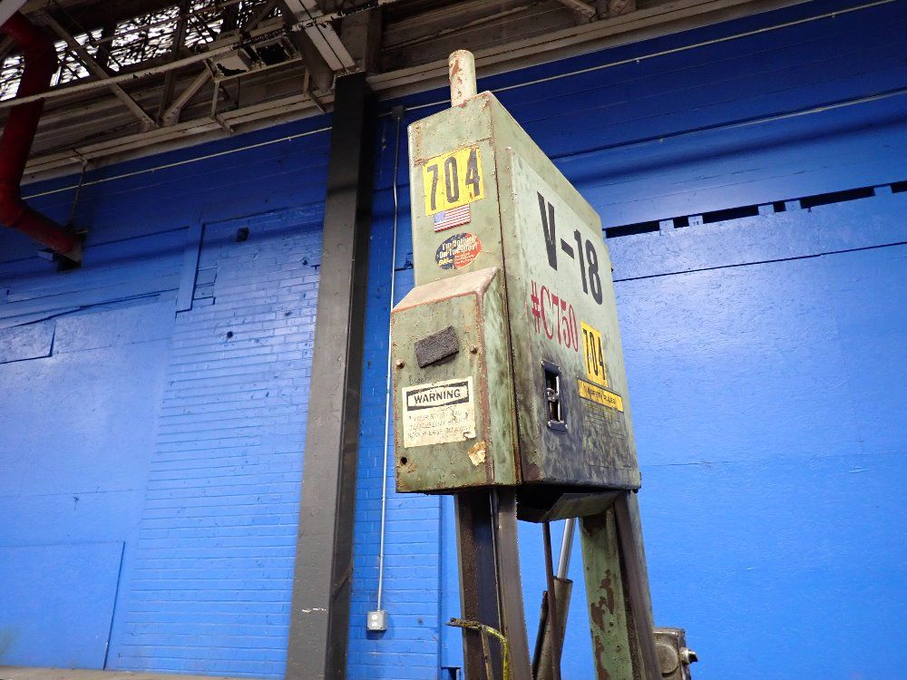 Hyd-mech 19 1/2" Vertical Band Saw - V-18