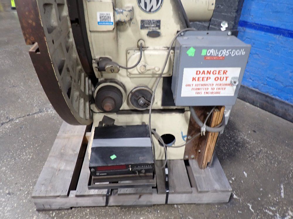 Pratt Whitney 30" Vertical Rotary Table - M1835-0131