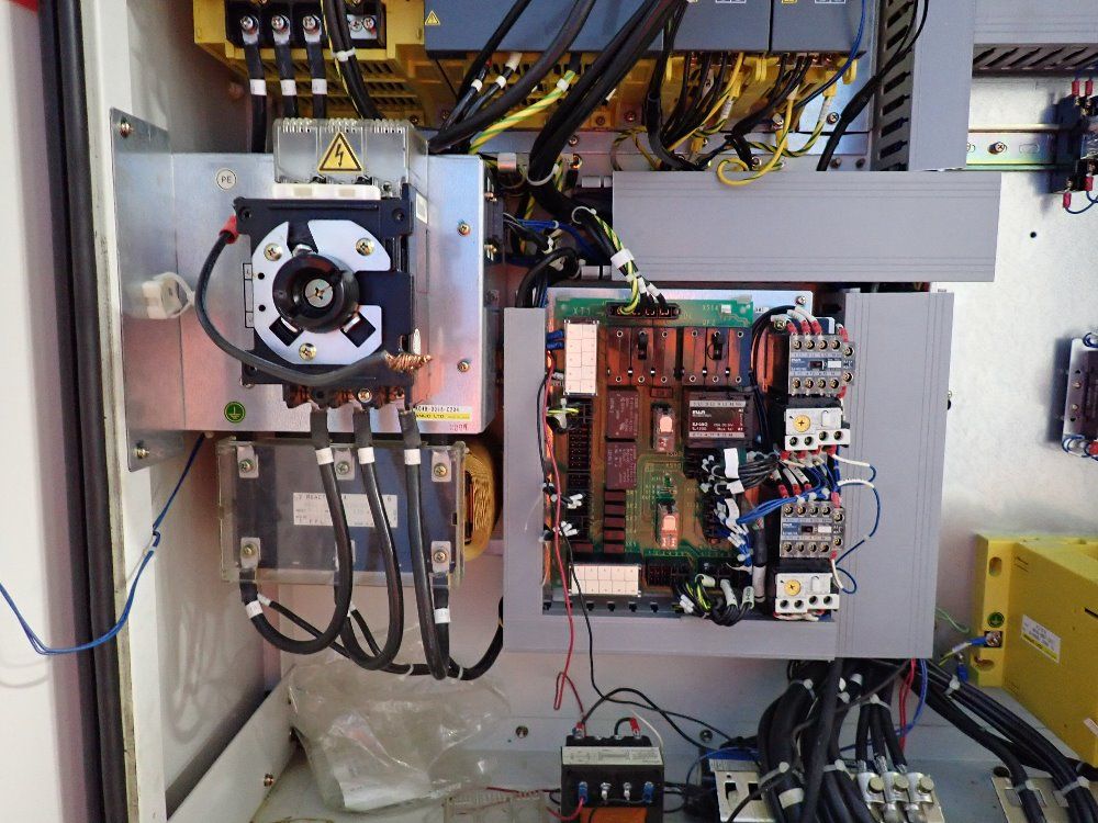 Fanuc 10 Kva Robodrill Milling Machine W Pallet Changer - A-t14ib