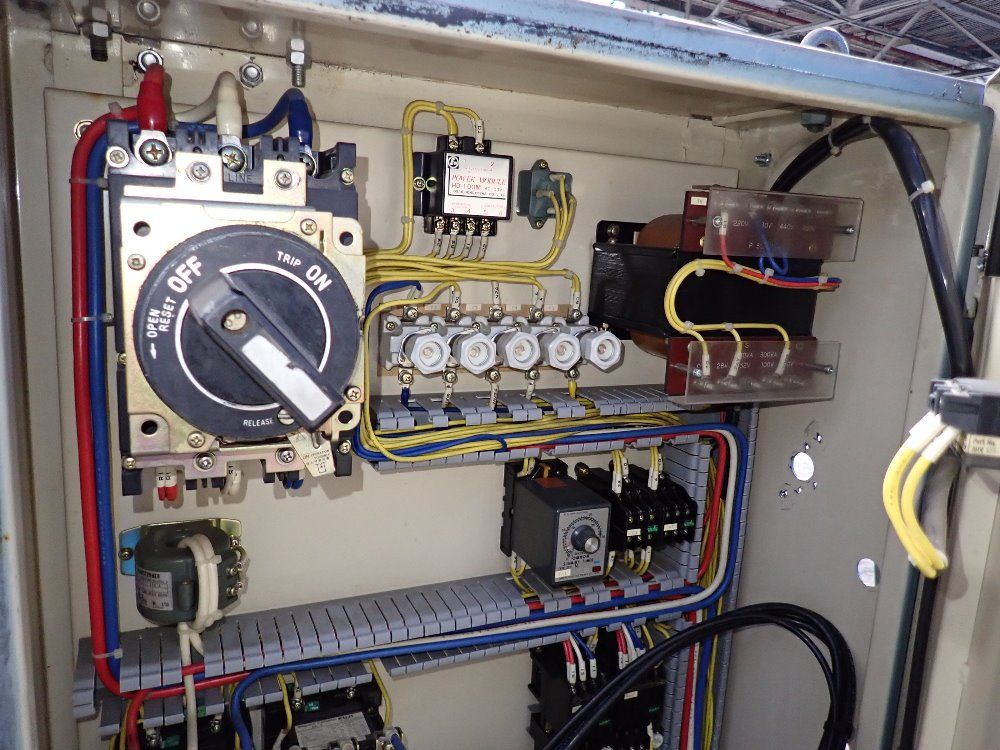 Dainichi 24" / 26" X 65" Gap Bed Lathe - Dlg-shb