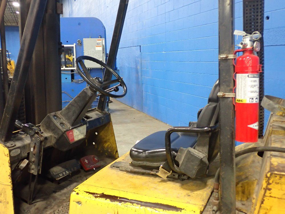 Hyster 7700 Lbs. Propane Forklift - S120xls