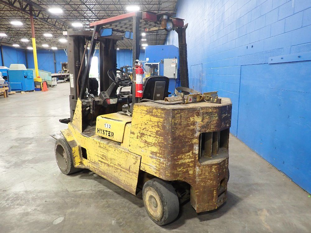 Hyster 7700 Lbs. Propane Forklift - S120xls